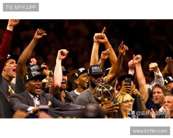 2017年NBA总决赛勇士与骑士第三场精彩对决回顾与分析 2017年NBA总决赛勇士与骑士第三场精彩对决回顾与分析