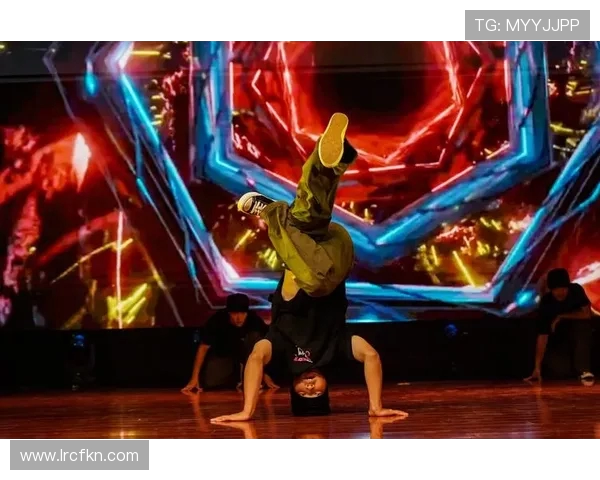 重庆街舞队在全国街舞大赛中的耐力表现引发热议与关注