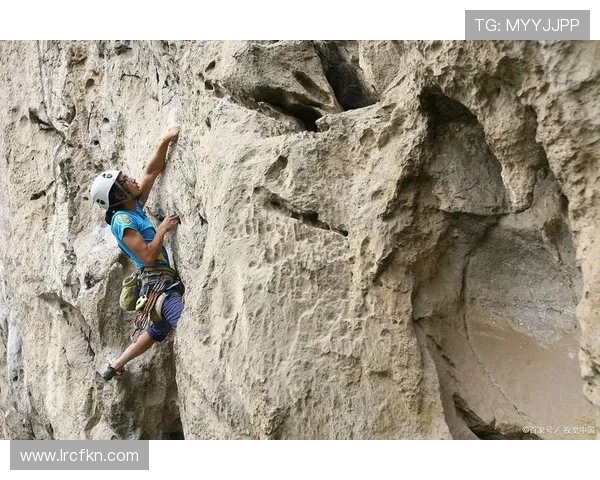 成都攀岩队的技术揭秘:攀岩巨献带你领略极限运动的魅力与挑战 成都攀岩队的技术揭秘:攀岩巨献带你领略极限运动的魅力与挑战