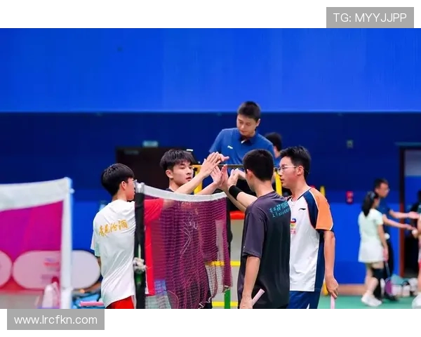 成都羽毛球队在全国配合排行榜中荣获第六名展现实力与团队默契