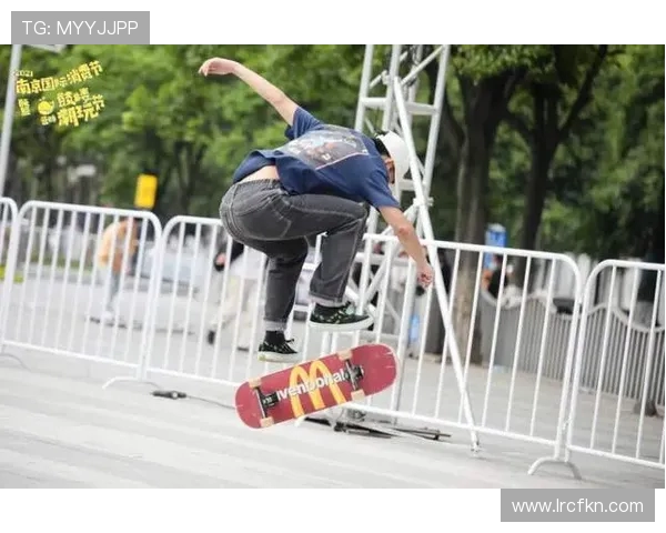 杭州滑板队实力飙升再创佳绩引领全国滑板力量新潮流 杭州滑板队实力飙升再创佳绩引领全国滑板力量新潮流