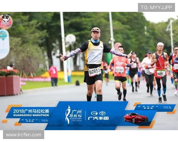 广州城市马拉松精彩点评街舞队默契配合展现活力与激情